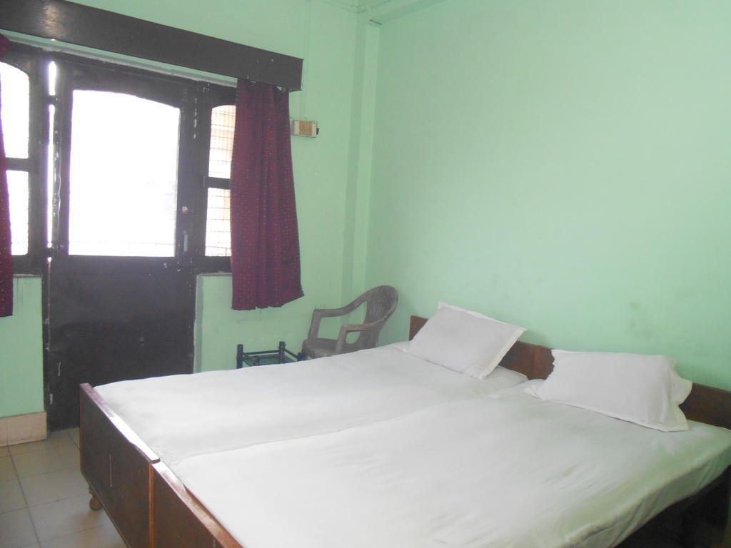 Hotel Sonmony Βαρανάσι Δωμάτιο φωτογραφία